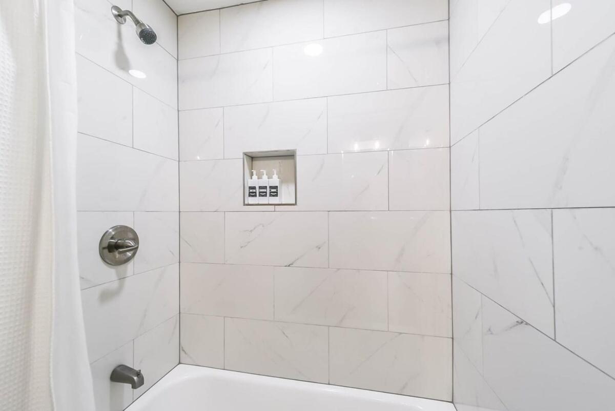 Comfy 5br With Hot Tub, 10min From Ngr Stadium *