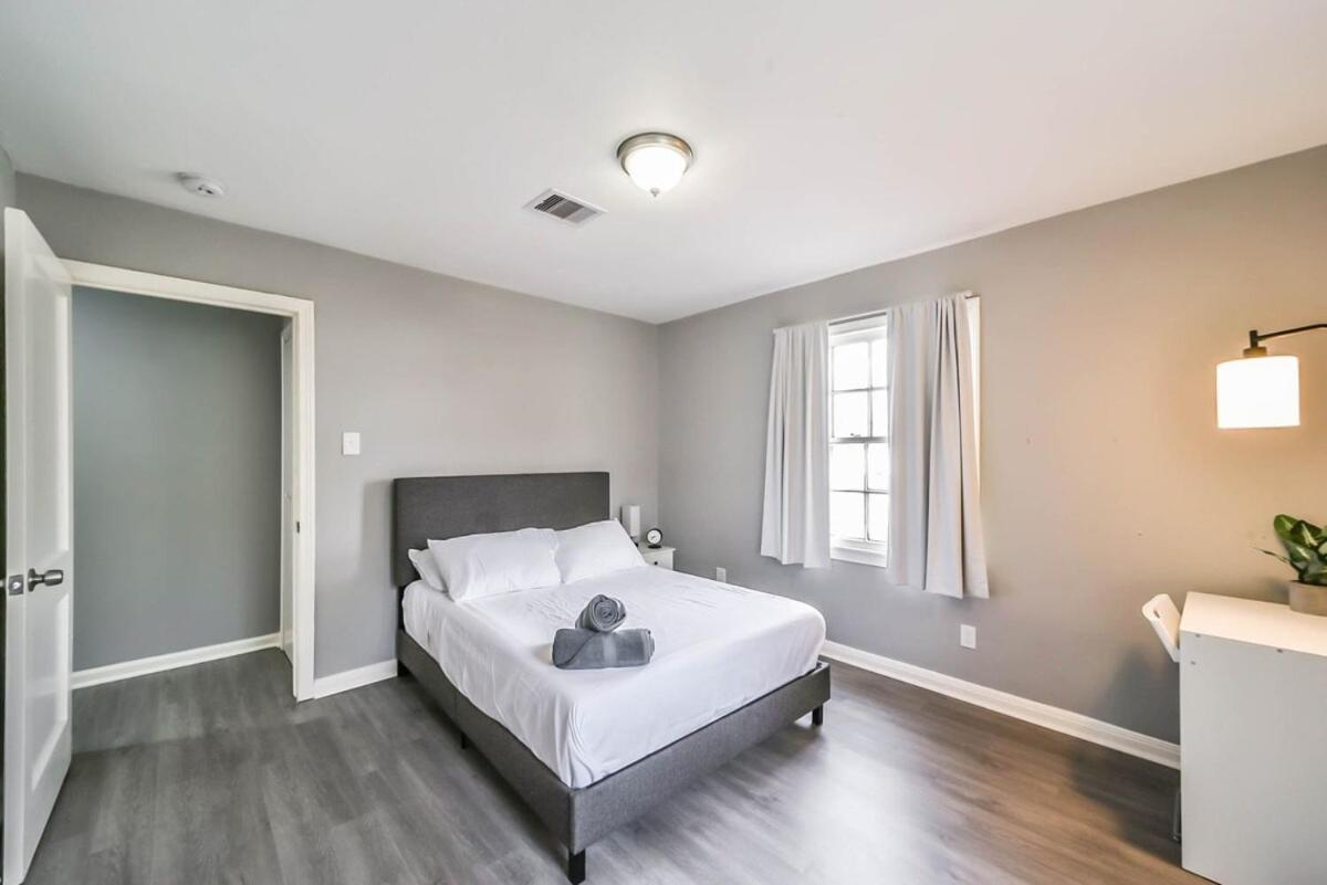 Holiday home Comfy 5br With Hot Tub, 10min From Ngr Stadium Houston